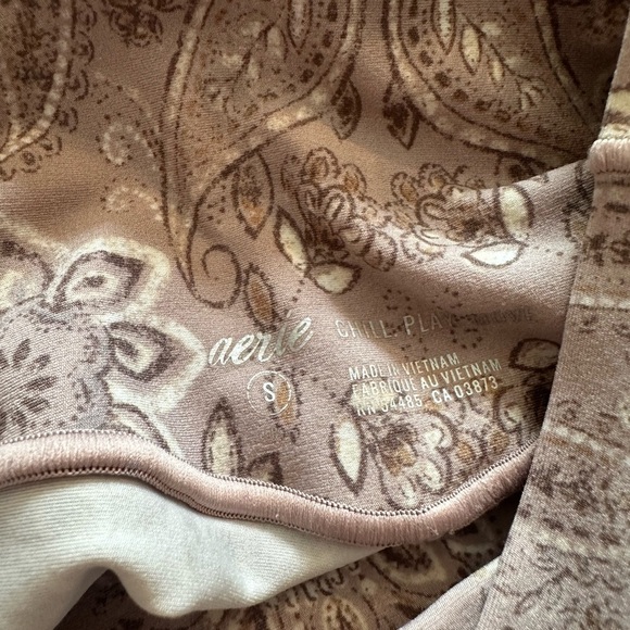 Aerie Light Purple Paisley Leggings Size Small - Picture 3 of 3